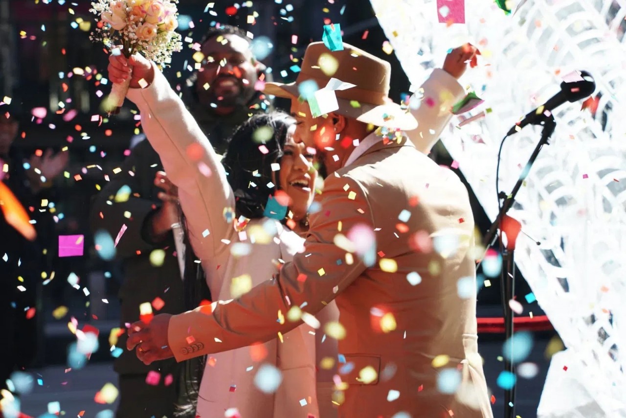 Những khoảnh khắc ngọt ngào trong ngày Valentine trên khắp thế giới