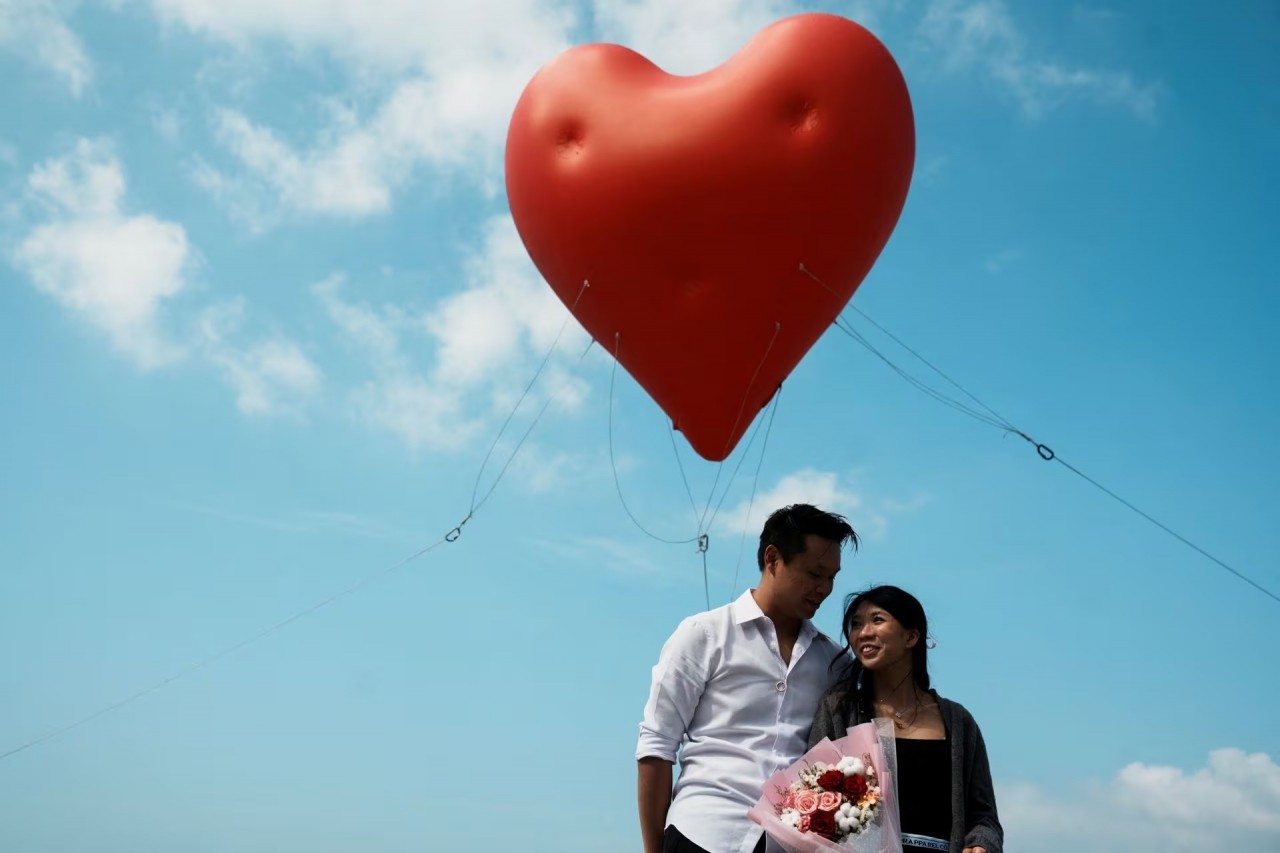 Những khoảnh khắc ngọt ngào trong ngày Valentine trên khắp thế giới