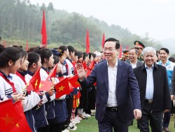 Chủ tịch nước phát động Tết trồng cây ‘Đời đời nhớ ơn Bác Hồ’ tại Tuyên Quang