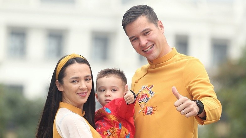 Chuyện hẹn hò nhiều bất ngờ của thủ môn Nguyễn Filip và người vợ Việt kiều xinh đẹp, dịu hiền