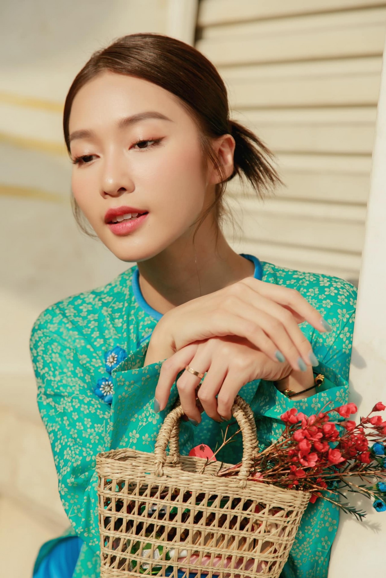 Khi diễn viên Khả Ngân diện áo dài