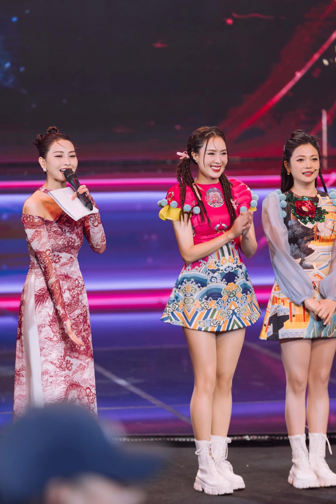 Hồng Diễm 'biến hình' thành thiếu nữ đôi mươi