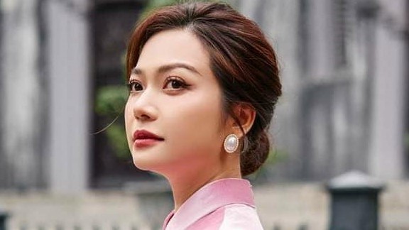 Nhan sắc ngút ngàn của diễn viên Kiều Anh