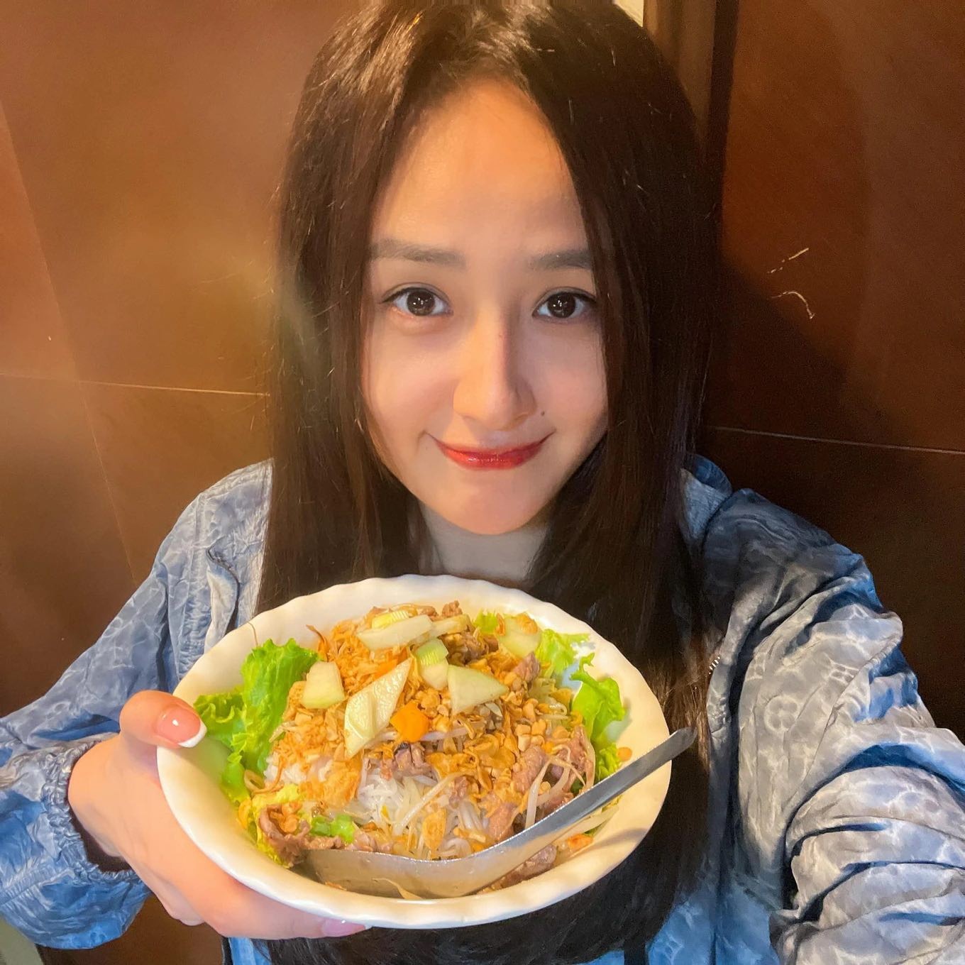 Mai Phương Thúy đam mê ăn uống nên thừa nhận khó giữ vóc dáng thon gọn (Ảnh: Facebook nhân vật). Mai Phương Thúy đam mê ăn uống nên thừa nhận khó giữ vóc dáng thon gọn (Ảnh: Facebook nhân vật).