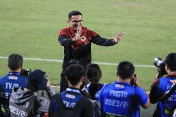 V-League 2023/24: HLV Kiatisuk vui mừng khi CLB Công an Hà Nội thắng CLB TP. Hồ Chí Minh
