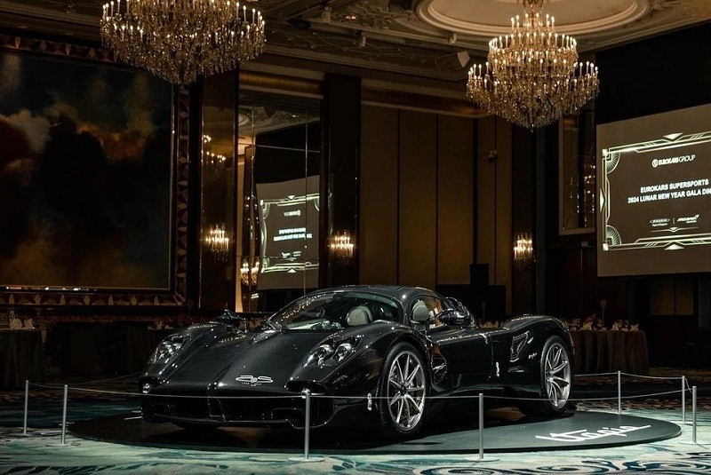 Cận cảnh siêu xe Pagani Utopia giá hơn 2,2 triệu USD đầu tiên tại Singapore Cận cảnh siêu xe Pagani Utopia giá hơn 2,2 triệu USD đầu tiên tại Singapore