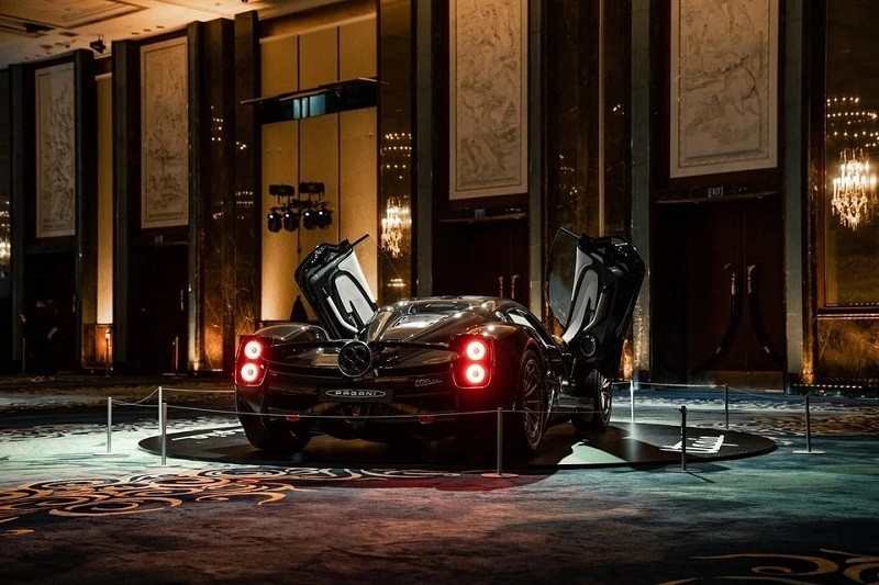 Cận cảnh siêu xe Pagani Utopia giá hơn 2,2 triệu USD đầu tiên tại Singapore Cận cảnh siêu xe Pagani Utopia giá hơn 2,2 triệu USD đầu tiên tại Singapore