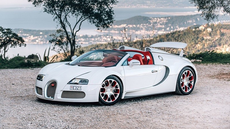 Cận cảnh siêu xe Bugatti Veyron phiên bản Rồng độc nhất thế giới, giá hơn 1,7 triệu USD