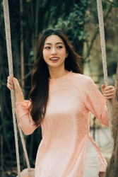 Nhan sắc 'đốn tim' fan của Hoa hậu Lương Thùy Linh