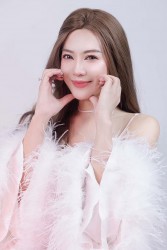 Diễn viên Thanh Hương đăng ảnh gợi cảm gây sốt