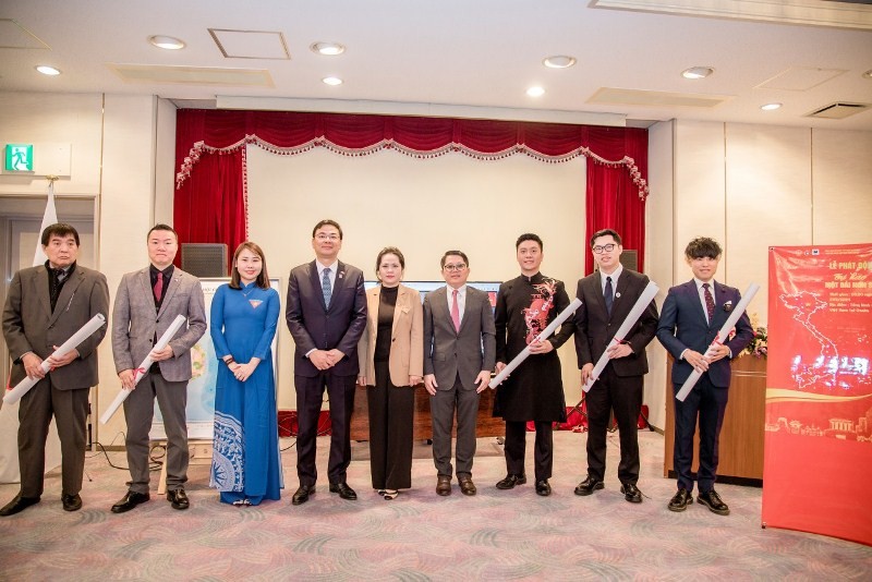Phát động treo bản đồ Việt Nam tại Nhật Bản Phát động treo bản đồ Việt Nam tại Nhật Bản