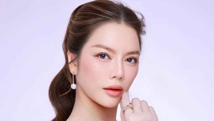 Sao Việt: Lý Nhã Kỳ 'thả thính' fan, Quỳnh Kool đăng ảnh cuốn hút