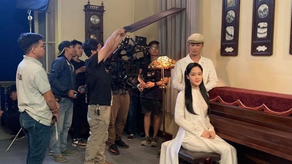 Những hình ảnh hậu trường cảnh quay các diễn viên phim Đào, phở và piano