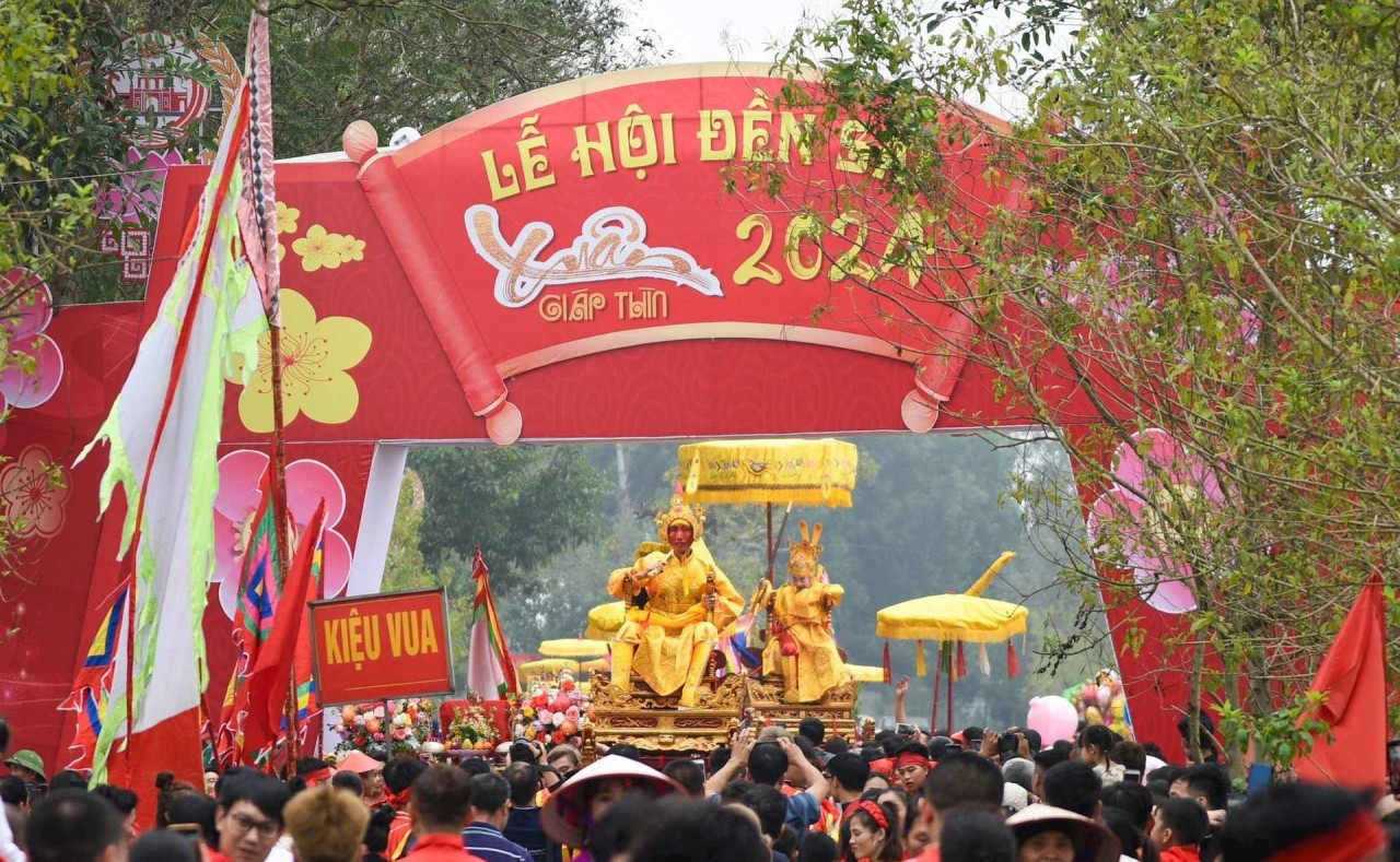 Cơn sốt 'Đào, phở và piano' vấ Cơn sốt 'Đào, phở và piano' vấ