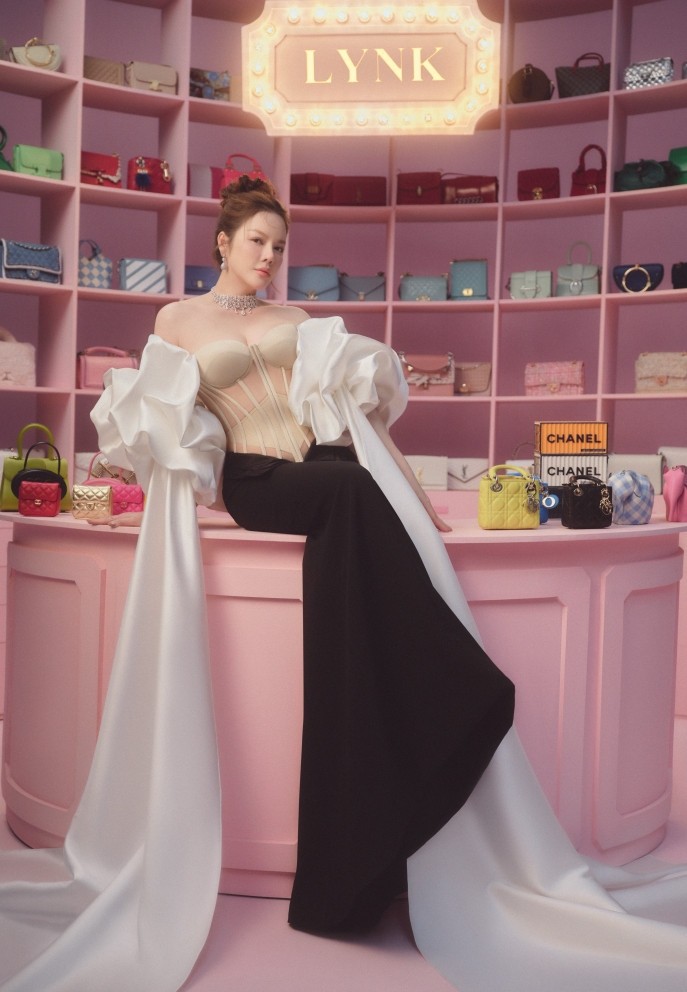 Diễn viên Lý Nhã Kỳ Diễn viên Lý Nhã Kỳ