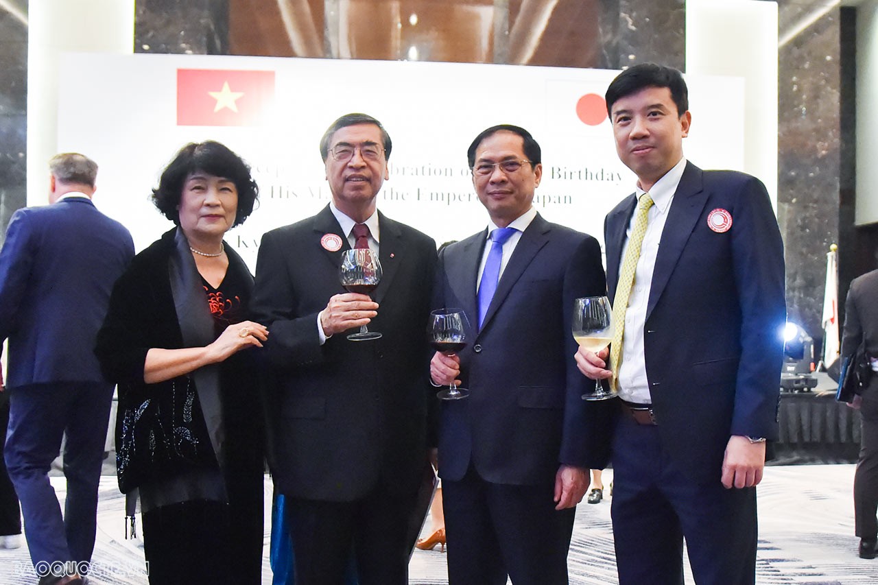 Mối quan hệ ‘lương duyên trời định’ Việt Nam-Nhật Bản sẽ bước tiếp chặng đường phát triển mới, bền chặt, gắn kết và hiệu quả hơn Mối quan hệ ‘lương duyên trời định’ Việt Nam-Nhật Bản sẽ bước tiếp chặng đường phát triển mới, bền chặt, gắn kết và hiệu quả hơn