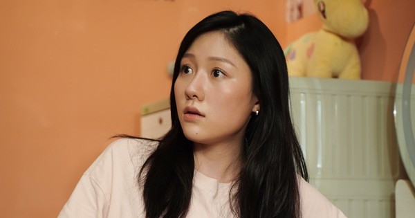 Tại bộ phim Nhà bà Nữ, Uyển Ân thực sự khiến công chúng bất ngờ. Tại bộ phim Nhà bà Nữ, Uyển Ân thực sự khiến công chúng bất ngờ.