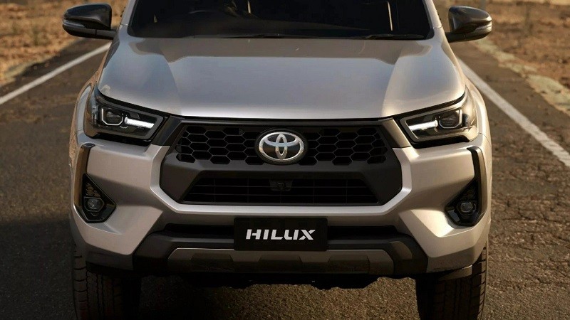 Đại lý bắt đầu nhận cọc Toyota Hilux 2024, giá từ 700 triệu đồng