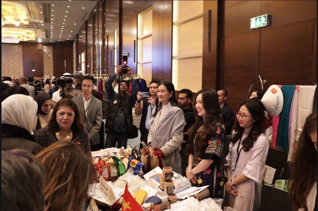 Đại sứ quán Việt Nam tại Kuwait tham gia hội chợ trưng bày sản phẩm thủ công, giới thiệu văn hóa Đại sứ quán Việt Nam tại Kuwait tham gia hội chợ trưng bày sản phẩm thủ công, giới thiệu văn hóa