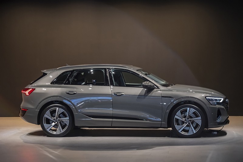 Xe điện Audi Q8 e-tron 2024 ra mắt tại Việt Nam vào tháng 5/2024, giá khoảng 3,8 tỷ đồng