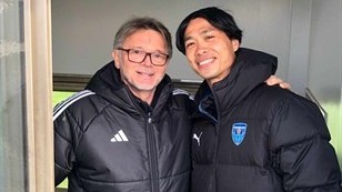 HLV Philippe Troussier trực tiếp sang Nhật Bản gặp Nguyễn Công Phượng