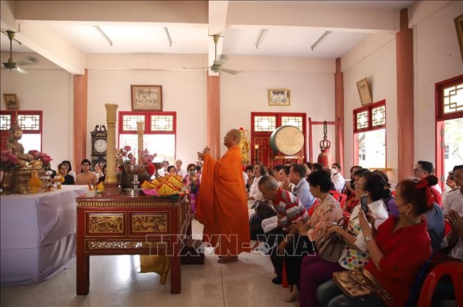 Tết Thượng nguyên tại ngôi chùa Việt ở thủ đô Bangkok Tết Thượng nguyên tại ngôi chùa Việt ở thủ đô Bangkok