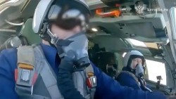 Ảnh ấn tượng (19-25/2): Tổng thống Nga đích thân lái máy bay siêu thanh lớn nhất lịch sử, Ukraine nói xung đột phải chấm dứt theo điều kiện của Kiev