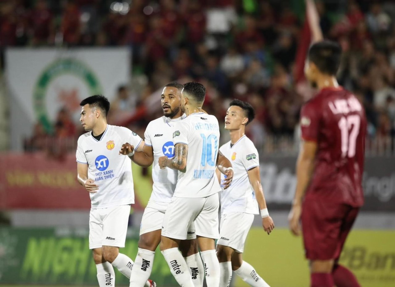 Thị trường chuyển nhượng V-League sôi động trước loạt trận thi đấu lượt về mùa giải 2023/24