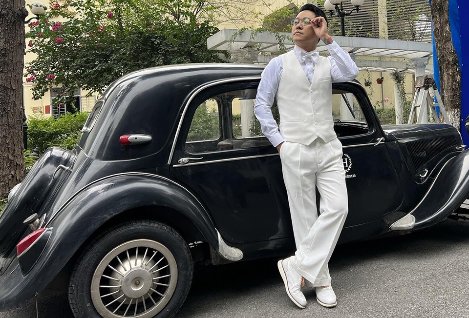 Hình ảnh hậu trường ca sĩ Tuấn Hưng đóng phim Đào, phở và piano