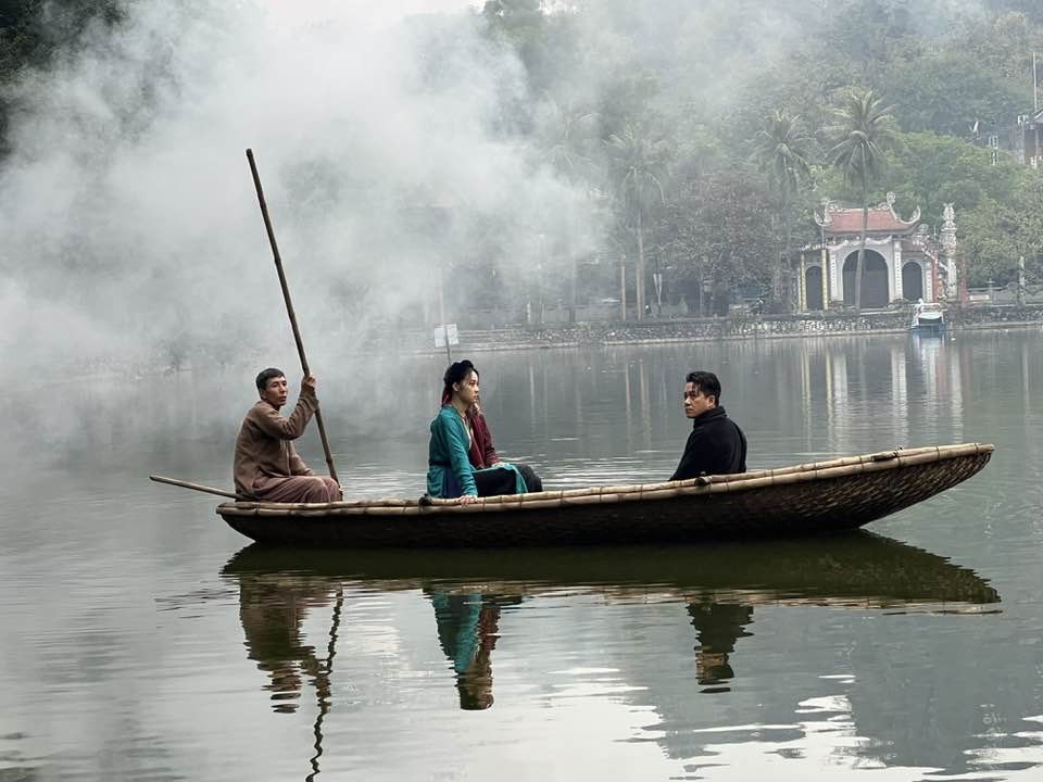 Giọng ca Hà thành cho biết, lúc đầu cầm kịch bản anh khá lo lắng, không biết bản thân sẽ xuất hiện thế nào trên phim vì mọi thứ đều mới mẻ, lạ lẫm.