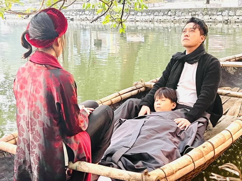 Hình ảnh hậu trường ca sĩ Tuấn Hưng đóng phim Đào, phở và piano