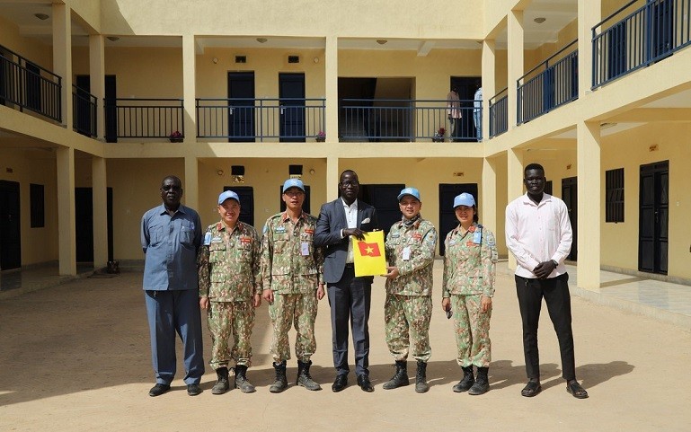 Những món quà ý nghĩa được Đội Công binh Việt Nam trao tặng bệnh viện khu vực Abyei