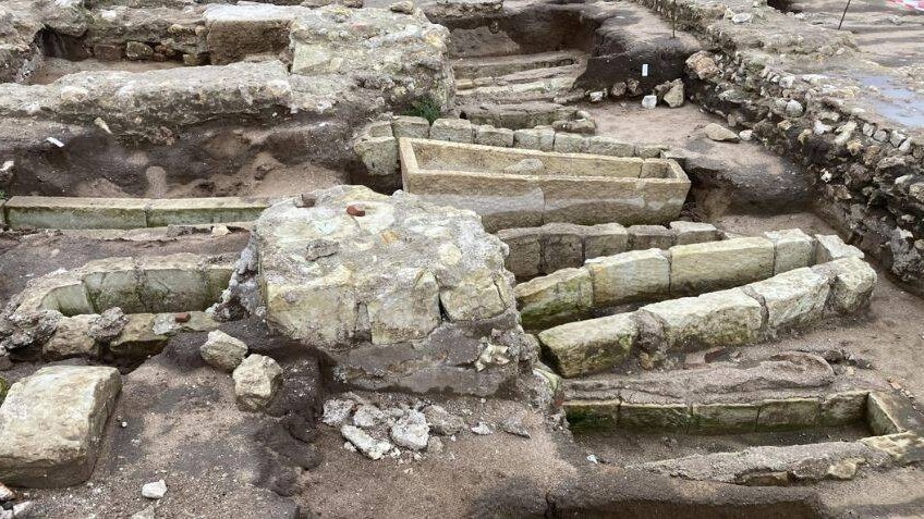 Pháp: Phát hiện hơn 1.000 mộ cổ và tàn tích ngôi làng gần 1.200 năm tuổi