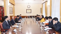 Thứ trưởng Ngoại giao Lê Thị Thu Hằng tiếp đại diện Hiệp hội Doanh nhân Việt Nam ở nước ngoài