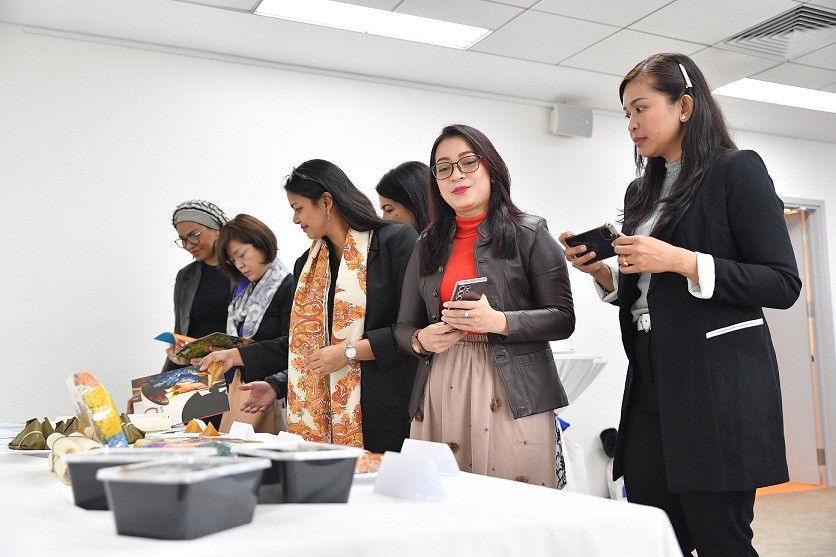 Phu nhân, phu quân đoàn ngoại giao khám phá ẩm thực dân tộc Việt Nam và ra mắt sách nấu ăn Phu nhân, phu quân đoàn ngoại giao khám phá ẩm thực dân tộc Việt Nam