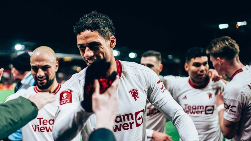 Hình ảnh trận MU vượt Nottingham Forest; xác định 4 cặp vào tứ kết FA Cup