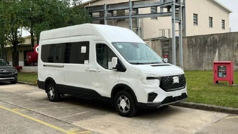 Đại lý nhận đặt cọc Ford Transit 2024, giá dự kiến từ 889 triệu đồng