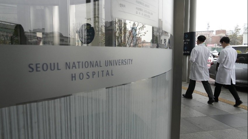 Khủng hoảng y tế Hàn Quốc: Chính phủ đã nhượng bộ, vẫn không có đột phá trong bế tắc