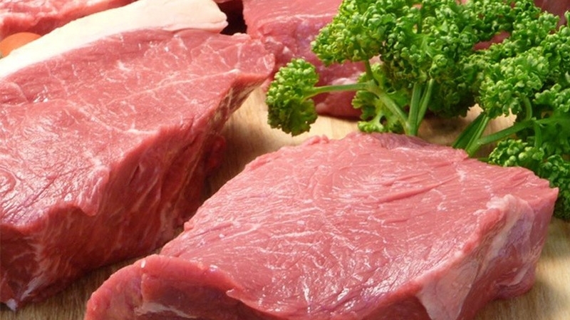 Giá heo hơi hôm nay 3/3: Giá heo hơi ổn định, thịt heo Mỹ khốn đốn vì cạnh tranh thương mại với Trung Quốc