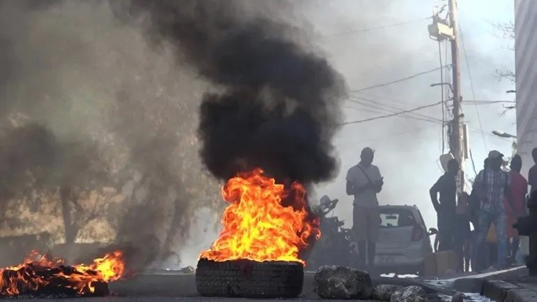 Sốc: Hơn 3.500 tù nhân vượt ngục, Haiti ban bố tình trạng khẩn cấp và lệnh giới nghiêm, Mỹ giục công dân rời đi sớm nhất có thể