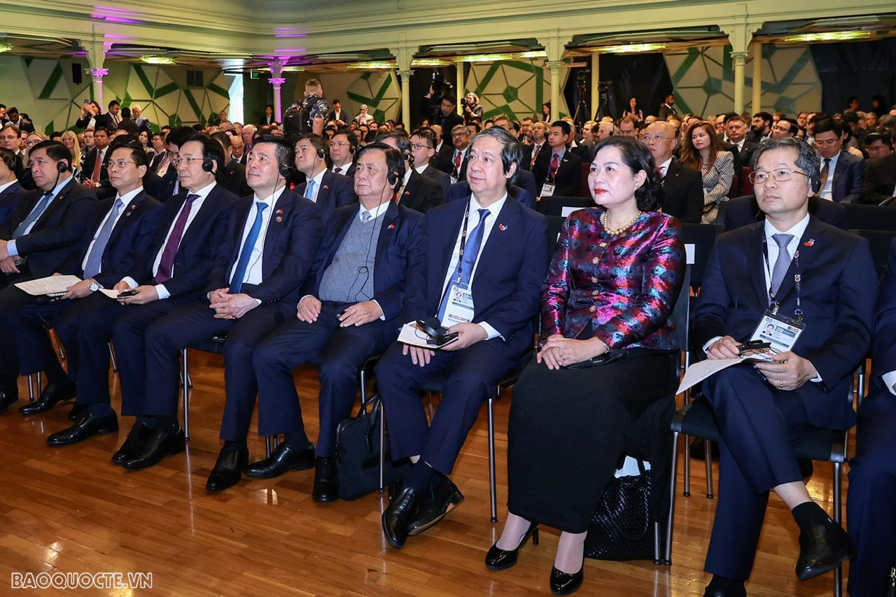 Thủ tướng Phạm Minh Chính dự Diễn đàn doanh nghiệp Việt Nam-Australia, kêu gọi doanh nghiệp hai nước đầu tư sang nhau Thủ tướng Phạm Minh Chính dự Diễn đàn doanh nghiệp Việt Nam-Australia, kêu gọi doanh nghiệp hai nước đầu tư sang nhau