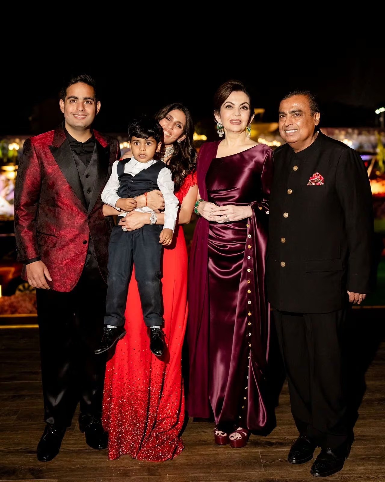 Cận cảnh đám cưới xa hoa bậc nhất của con trai tỷ phú Ấn Độ Mukesh Ambani