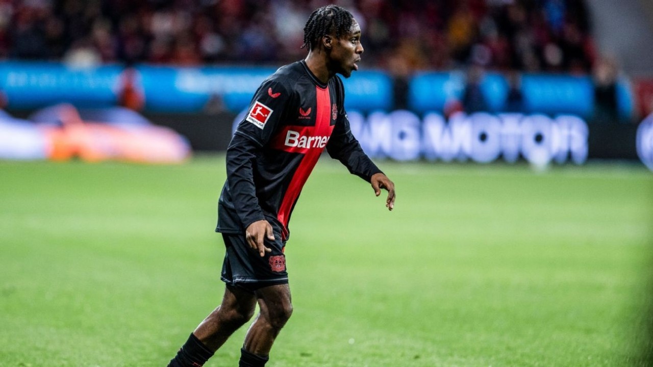 cầu thủ: PSG hy vọng có Bukayo Saka; Bayern Munich đàm phán Jeremie Frimpong; cầu thủ: PSG hy vọng có Bukayo Saka; Bayern Munich đàm phán Jeremie Frimpong;