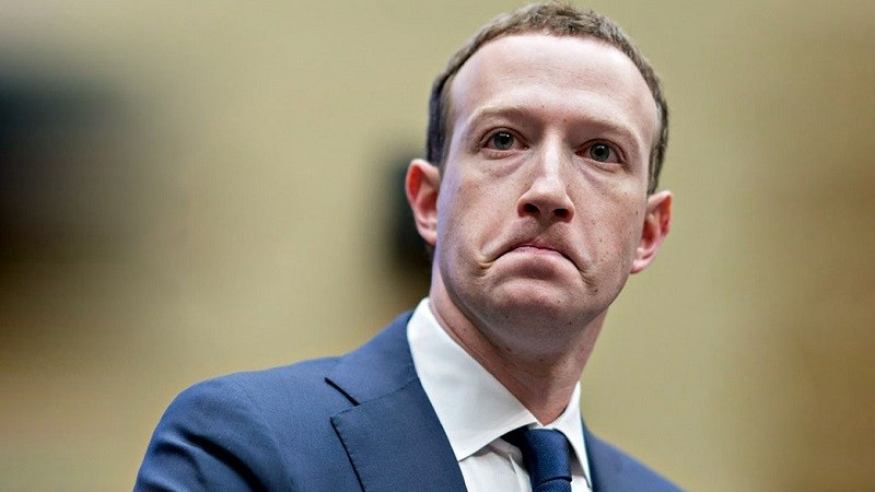 Mark Zuckerberg bốc hơi 100 triệu USD sau khi Facebook lỗi 2 tiếng