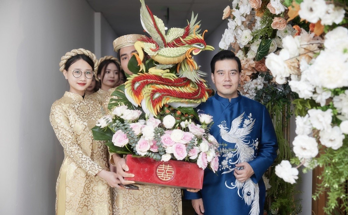 Diễn viên Ngọc Anh 'Phố trong làng' tổ chức đám hỏi bên bạn trai doanh nhân