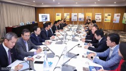 Thủ tướng Phạm Minh Chính làm việc với lãnh đạo và thành viên Hội Doanh nhân Việt Nam tại Australia