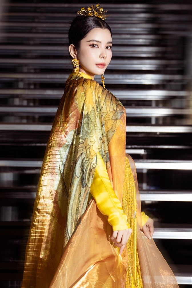 Hoa hậu Du lịch Thế giới 2018 Huỳnh Vy nền nã trong tà áo dài, vui khi được làm dự án cộng đồng Hoa hậu Du lịch Thế giới 2018 Huỳnh Vy nổi bật trong tà áo dài, vui khi được làm dự án cộng đồng