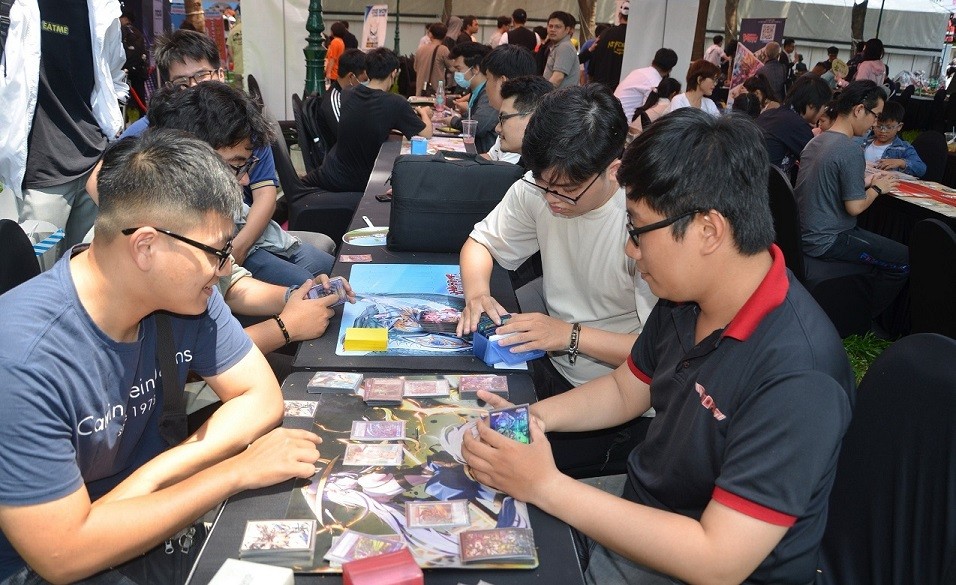 Họa sĩ Nhật Bản Akira Ito giới thiệu Dragon on Hat tới người hâm mộ Việt Nam Họa sĩ Nhật Bản Akira Ito giới thiệu 'Dragon on Hat' tới người hâm mộ Việt Nam