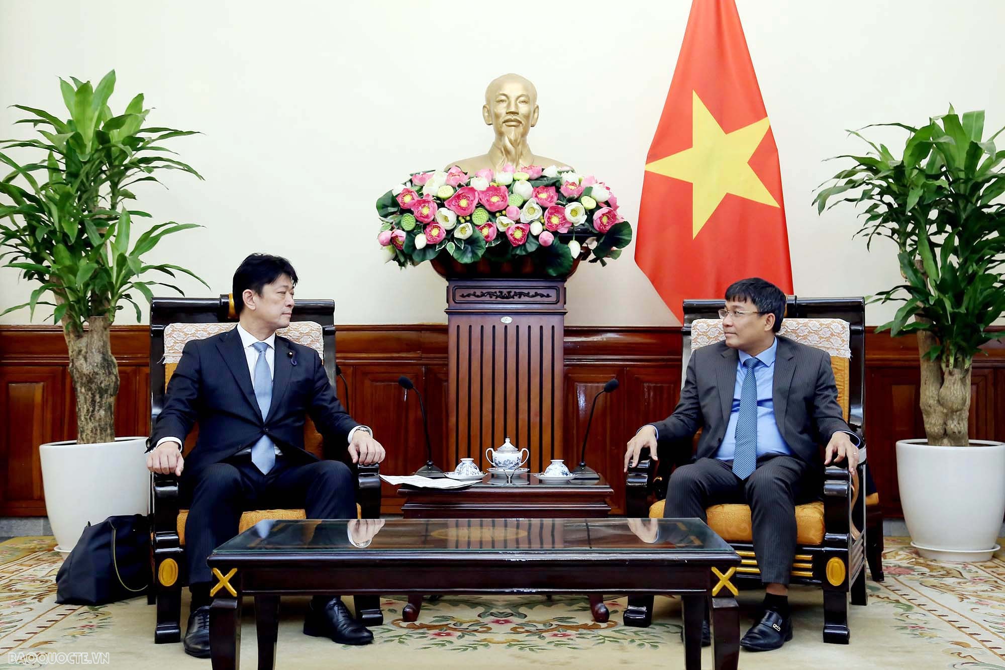 Thứ trưởng Thường trực Bộ Ngoại giao Nguyễn Minh Vũ tiếp Thứ trưởng Ngoại giao Nhật Bản