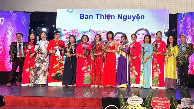 Phát động cuộc thi viết đoạn văn, thơ về chủ đề người phụ nữ Việt Nam nơi xa xứ